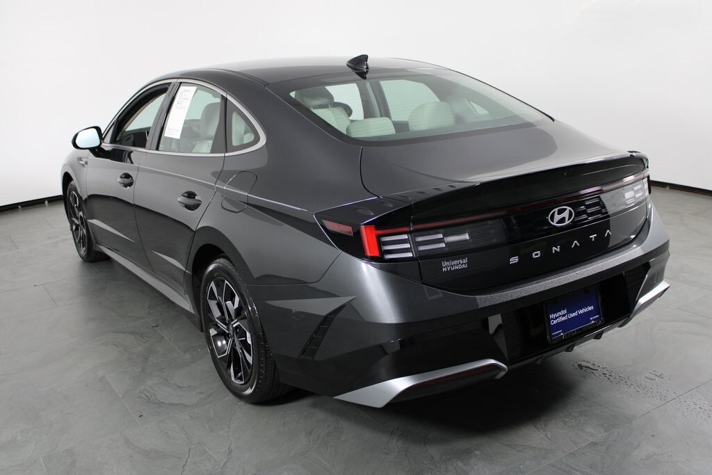 2024 Hyundai Sonata SEL photo 2