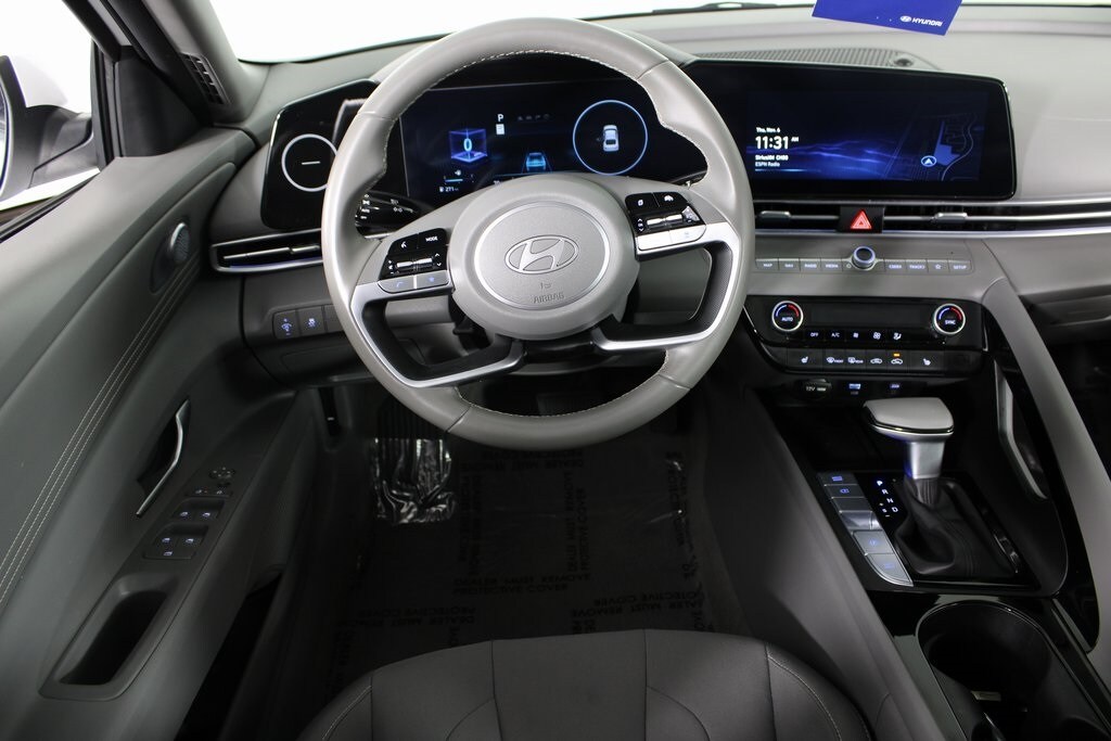 Certified 2025 Hyundai Elantra SEL Convenience Sedan