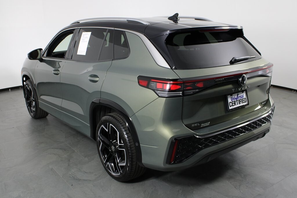 2025 Volkswagen Tiguan SEL R-Line Black photo 2