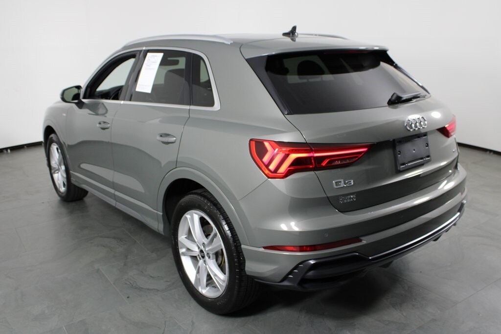 2022 Audi Q3 45 TFSI S line Premium photo 2