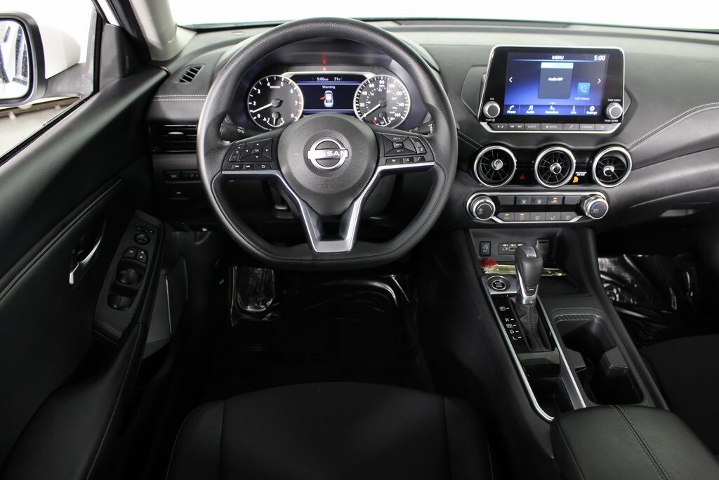 2024 Nissan Sentra SV photo 3