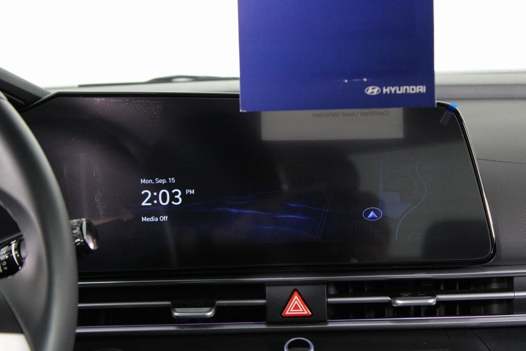 2025 Hyundai Elantra SEL Convenience photo 4