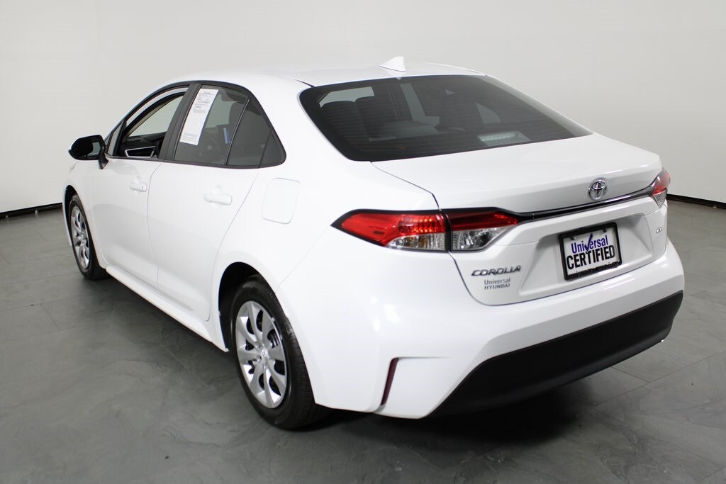 2025 Toyota Corolla LE photo 2