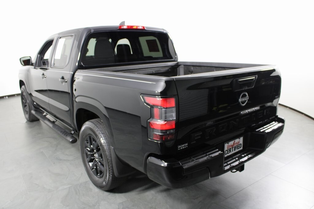 2023 Nissan Frontier SV photo 2