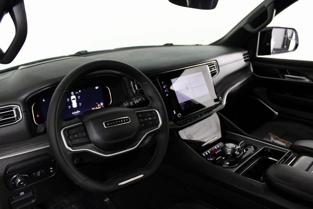 2023 Jeep Wagoneer Series III photo 3