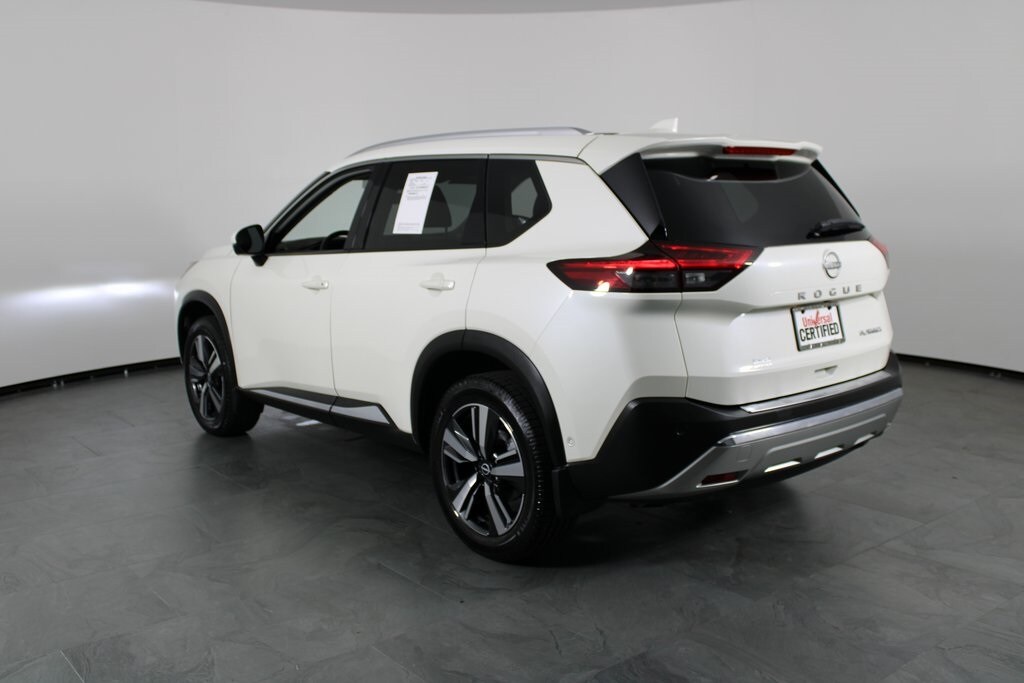 2023 Nissan Rogue Platinum photo 2