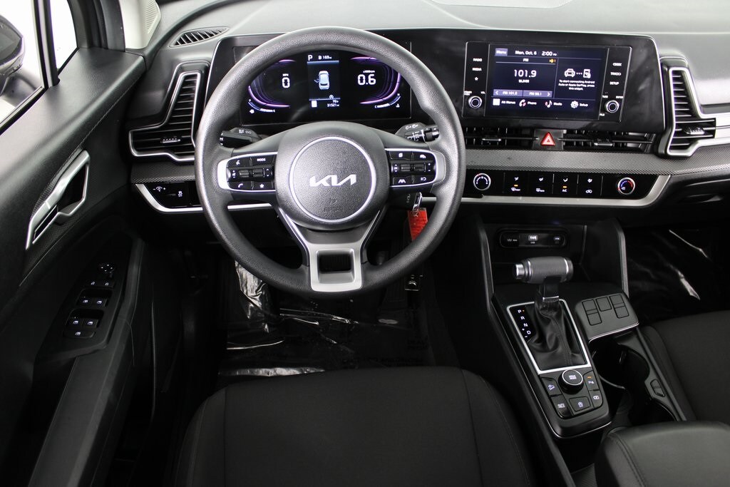 2024 Kia Sportage LX photo 3