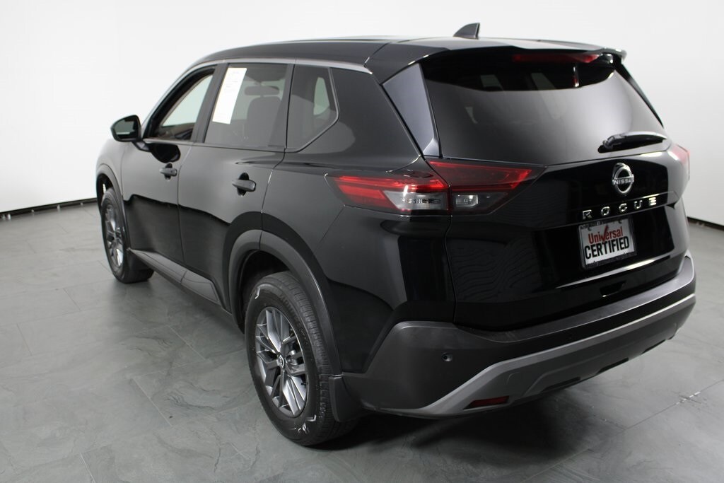 2022 Nissan Rogue S photo 2