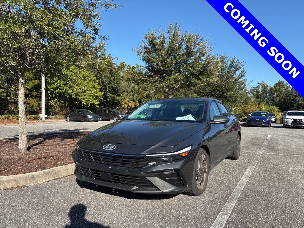 Used 2025 Hyundai Elantra SEL Convenience Sedan