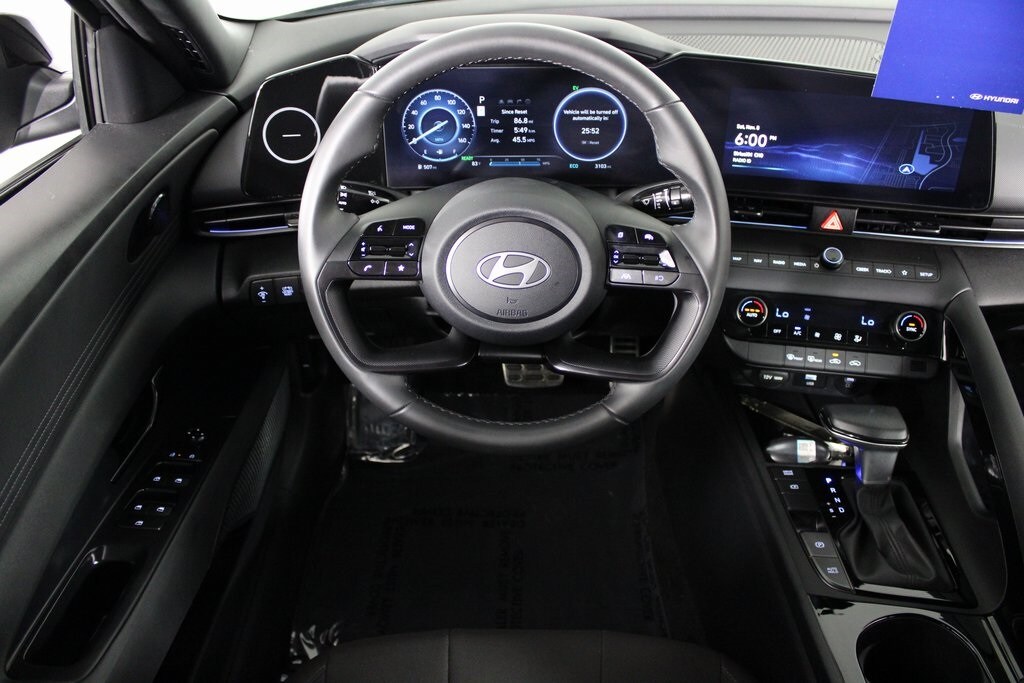 2025 Hyundai Elantra Hybrid SEL Sport photo 3