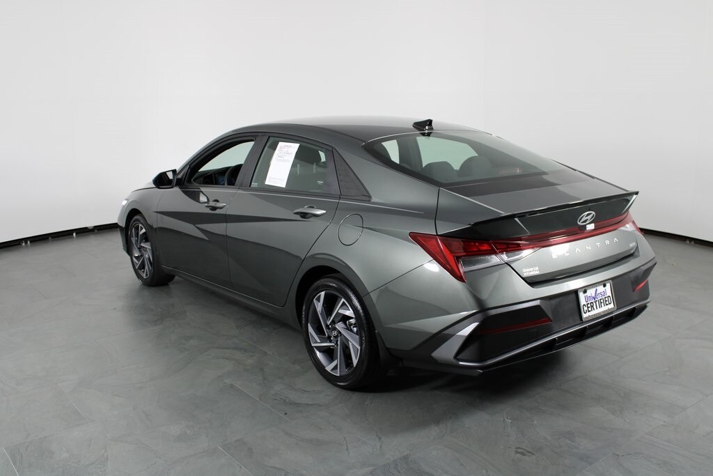 2025 Hyundai Elantra Hybrid SEL Sport photo 2