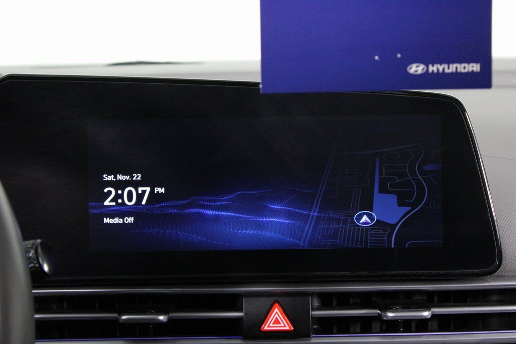 2025 Hyundai Elantra SEL Convenience photo 4