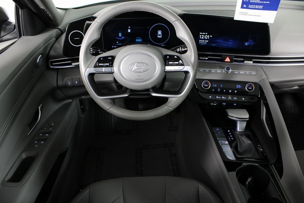 Certified 2025 Hyundai Elantra SEL Convenience Sedan