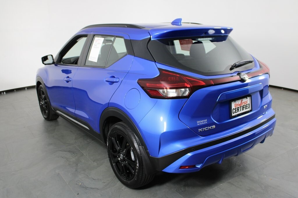 2024 Nissan Kicks SR photo 2
