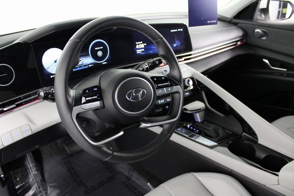 2023 Hyundai Elantra Hybrid Limited photo 3