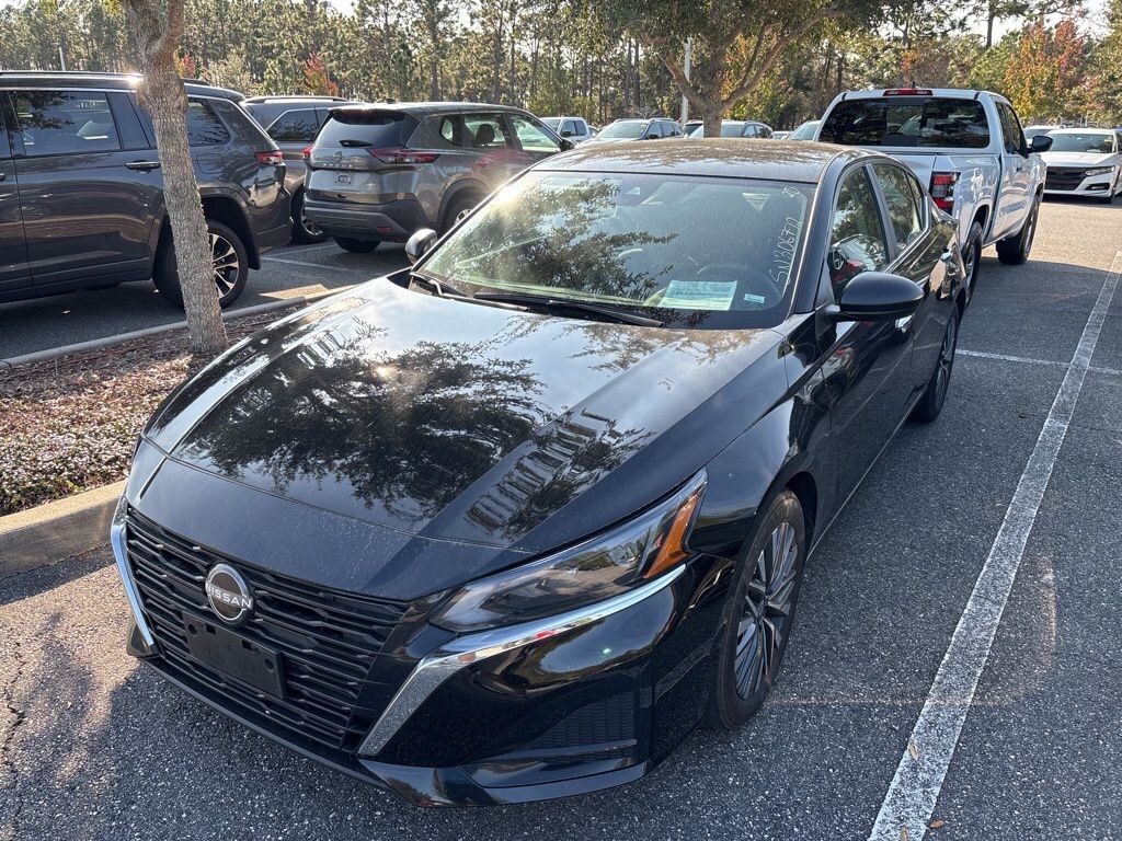 Used 2025 Nissan Altima SV Sedan