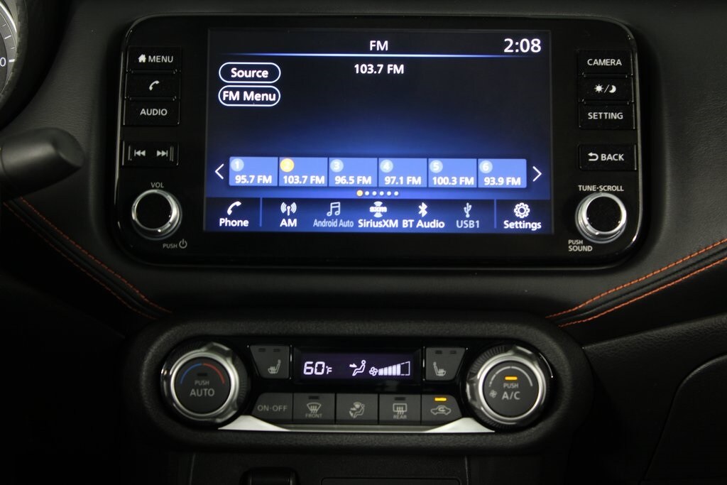 2023 Nissan Versa 1.6 SR photo 4