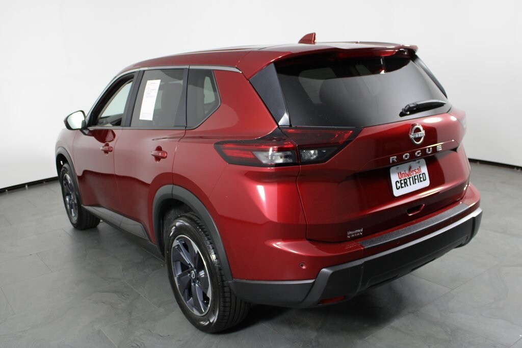 2025 Nissan Rogue SV photo 2