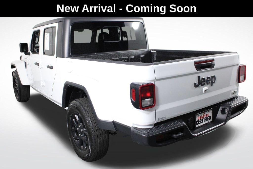 Used 2023 Jeep Gladiator Overland Truck Crew Cab