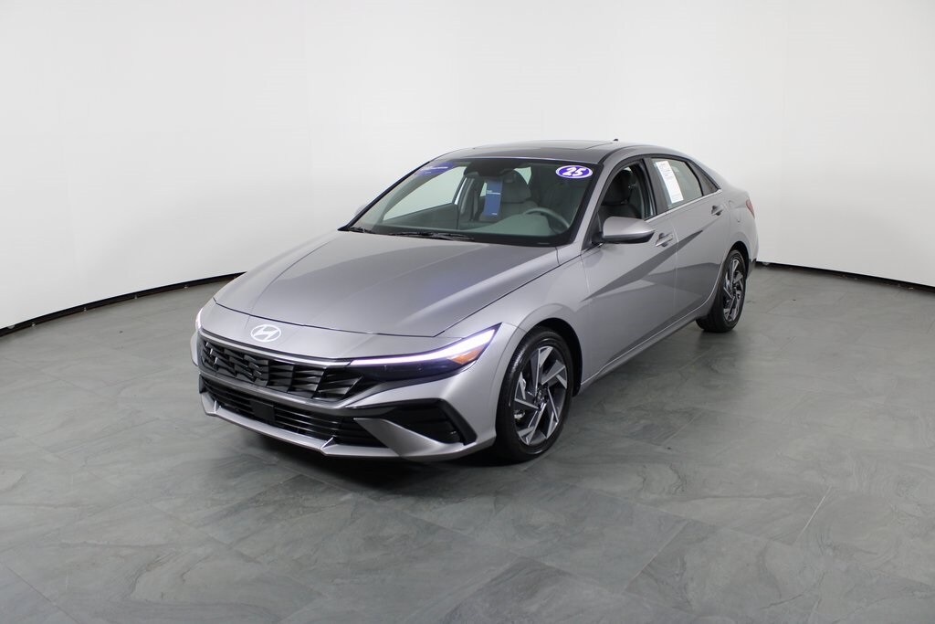 Certified 2025 Hyundai Elantra SEL Convenience Sedan