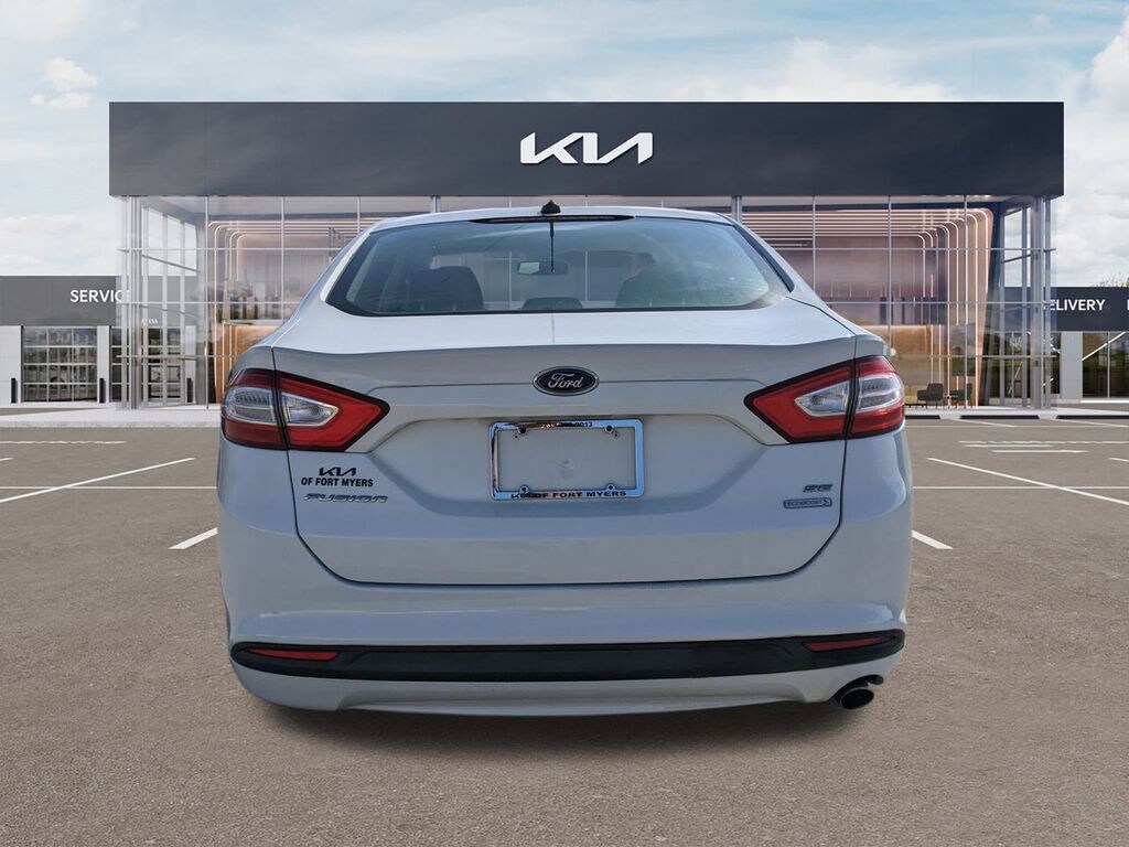 Used 2014 Ford Fusion SE Sedan
