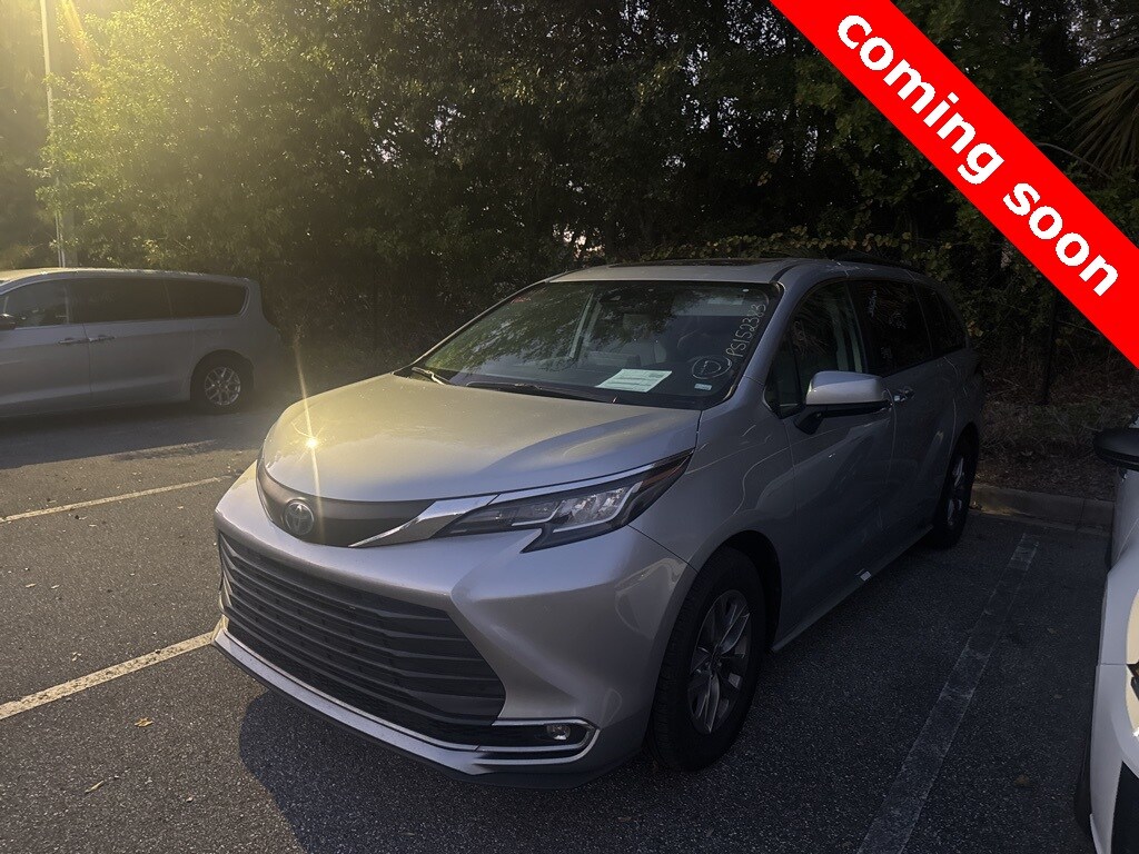 Used 2023 Toyota Sienna XLE Van Passenger Van