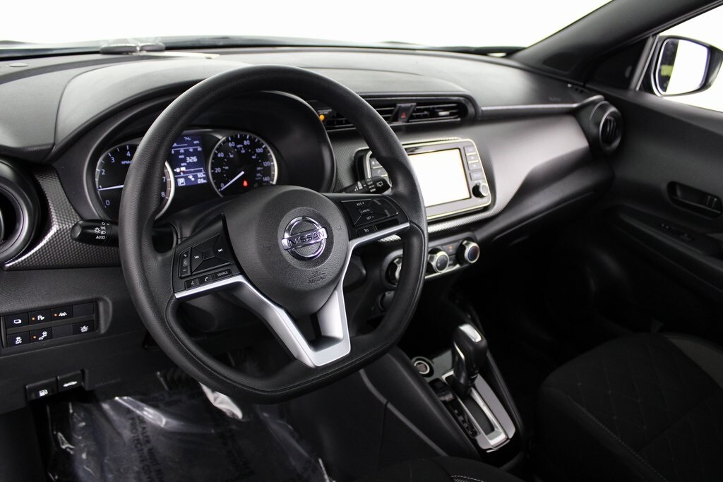 2020 Nissan Kicks S photo 3