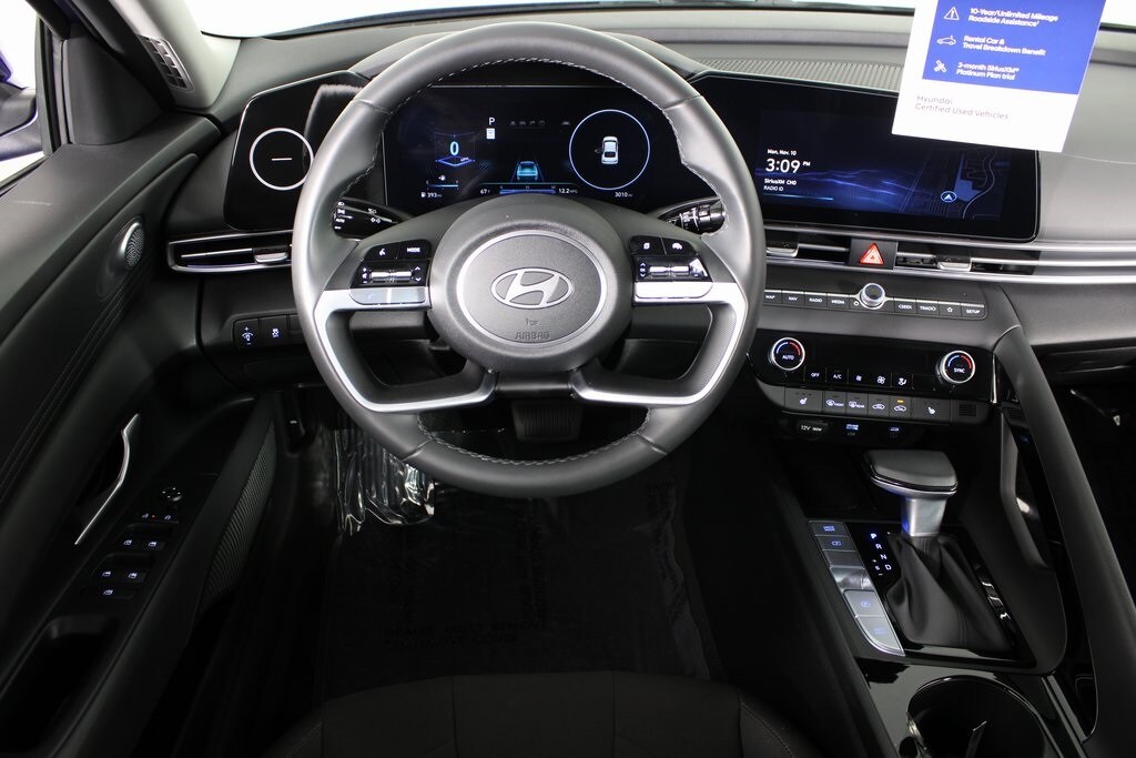 Certified 2025 Hyundai Elantra SEL Convenience Sedan