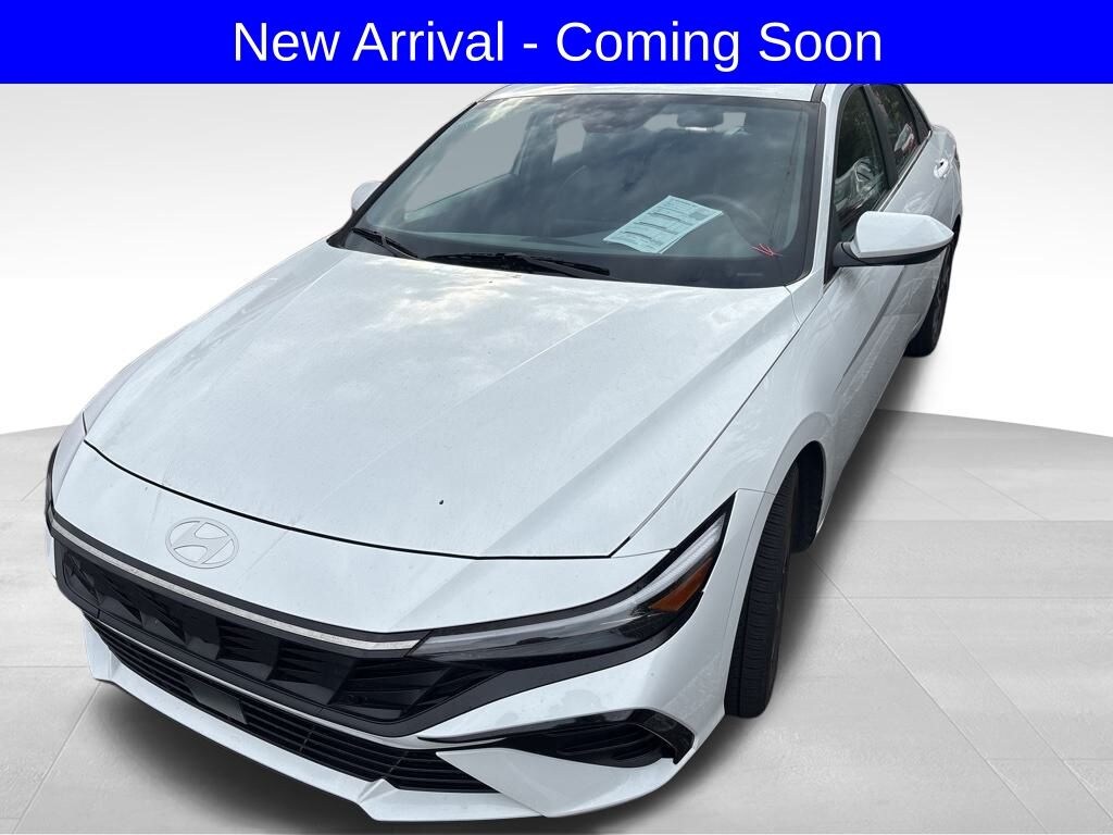 Used 2025 Hyundai Elantra SEL Convenience Sedan