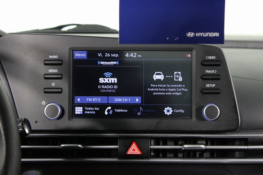 2022 Hyundai Elantra SEL photo 4