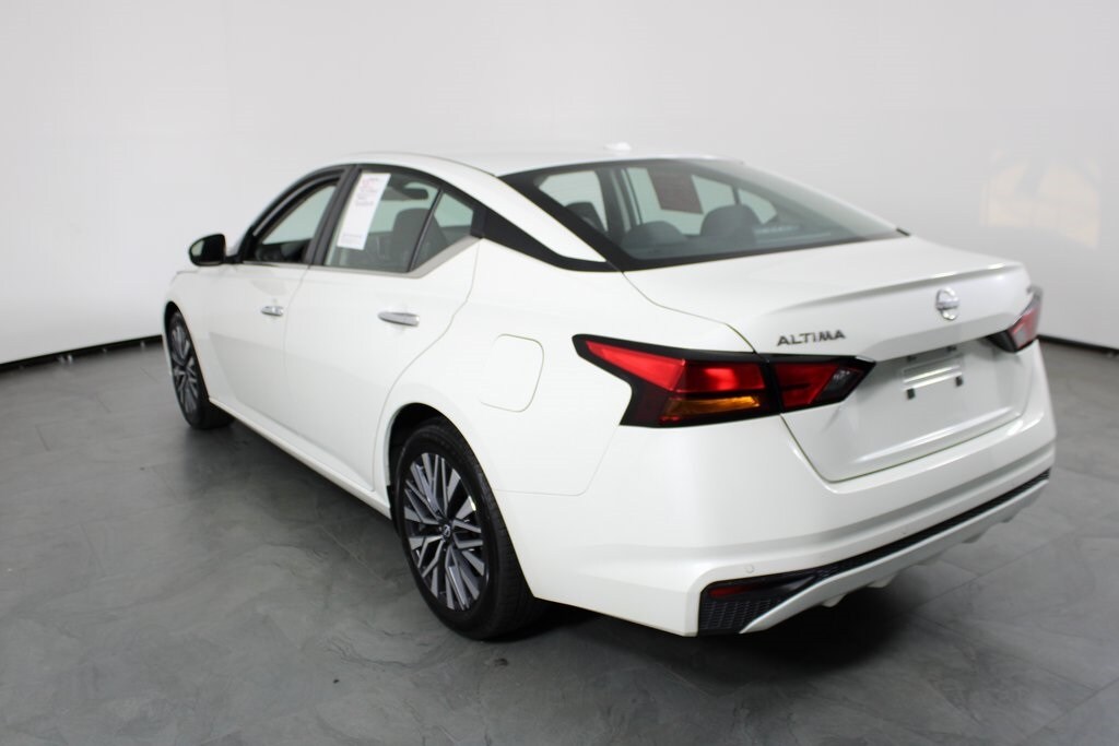 2023 Nissan Altima 2.5 SV photo 2