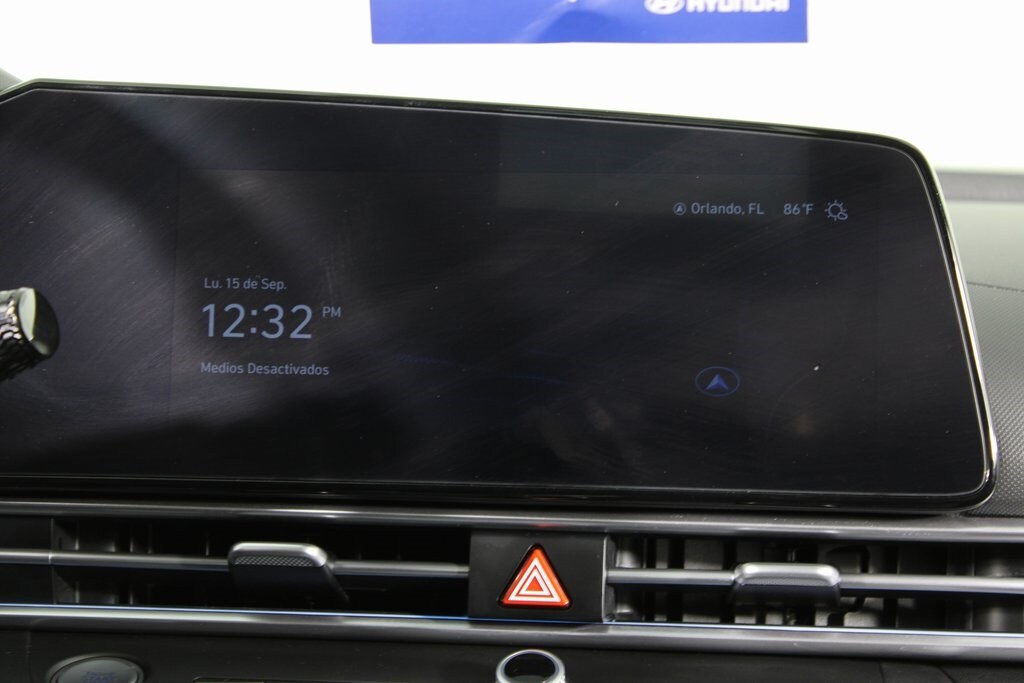 2024 Hyundai Elantra SEL photo 4