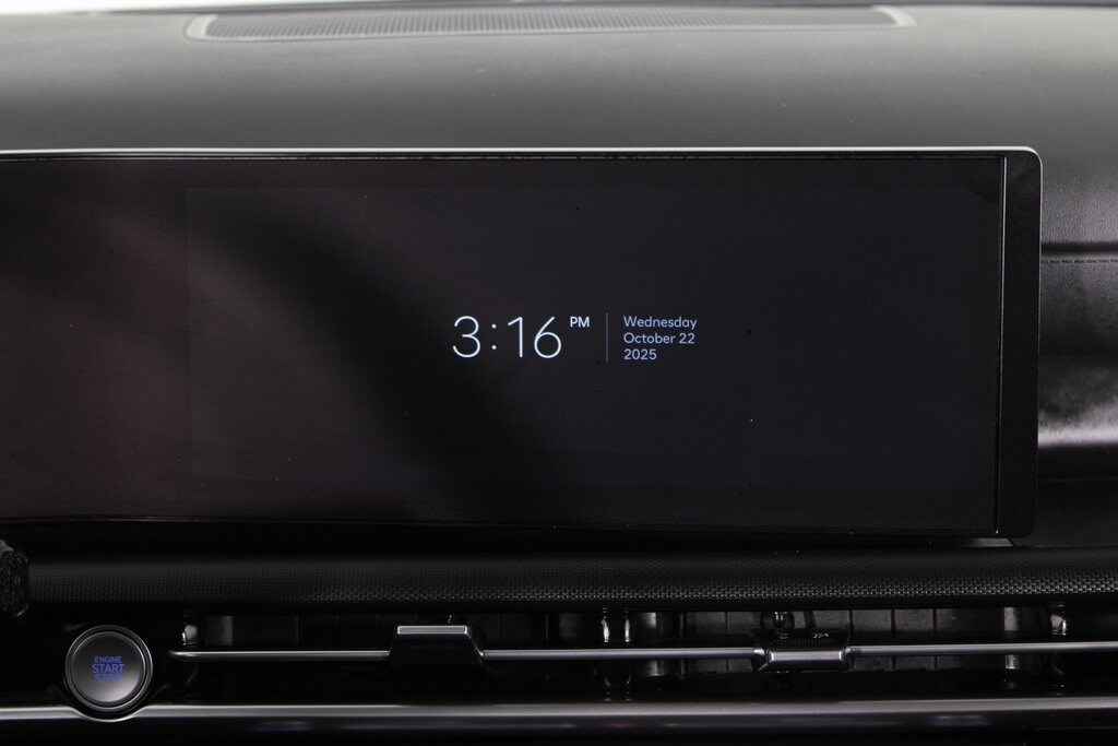 2025 Hyundai Tucson SE photo 3