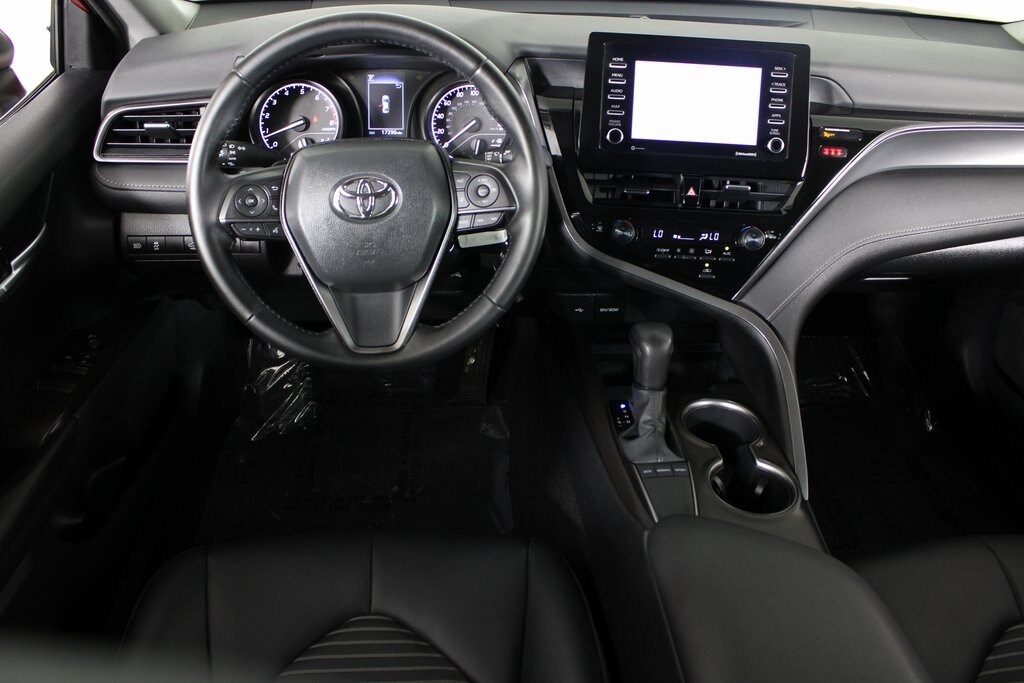 2023 Toyota Camry SE photo 3
