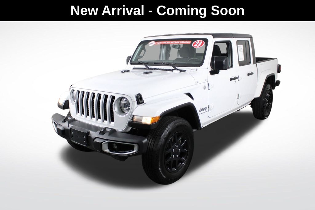 Used 2023 Jeep Gladiator Overland Truck Crew Cab