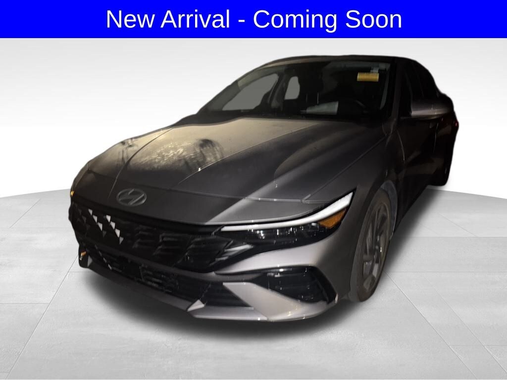 Used 2025 Hyundai Elantra SEL Convenience Sedan