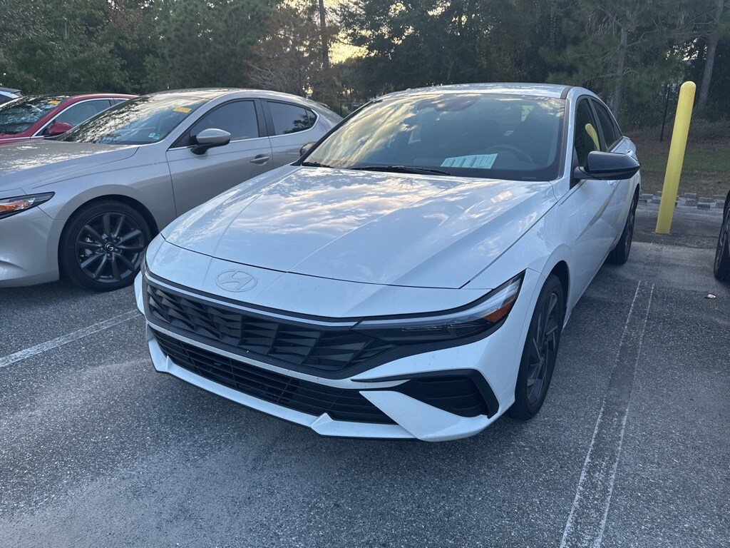 Used 2025 Hyundai Elantra Hybrid SEL Sport Sedan