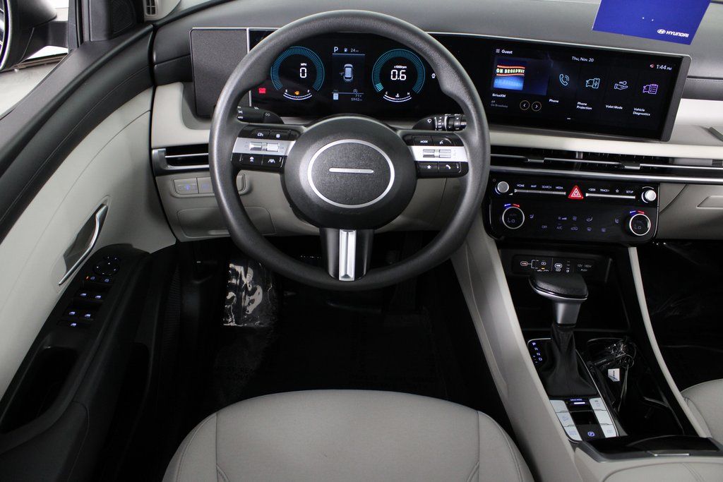 2025 Hyundai Tucson SEL photo 2