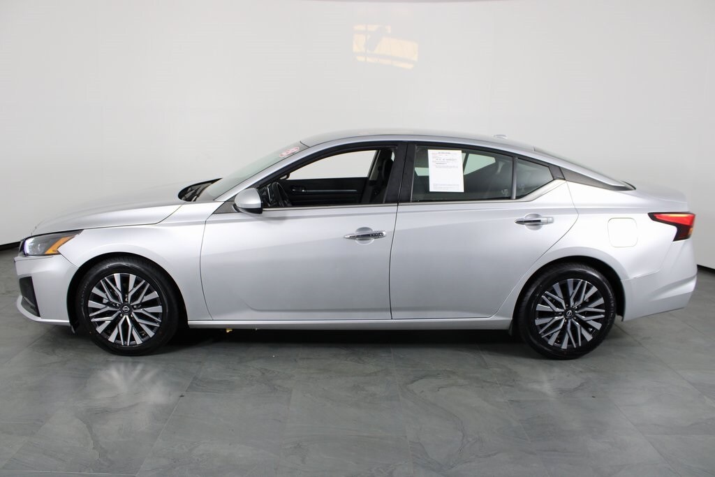 2023 Nissan Altima 2.5 SV photo 4