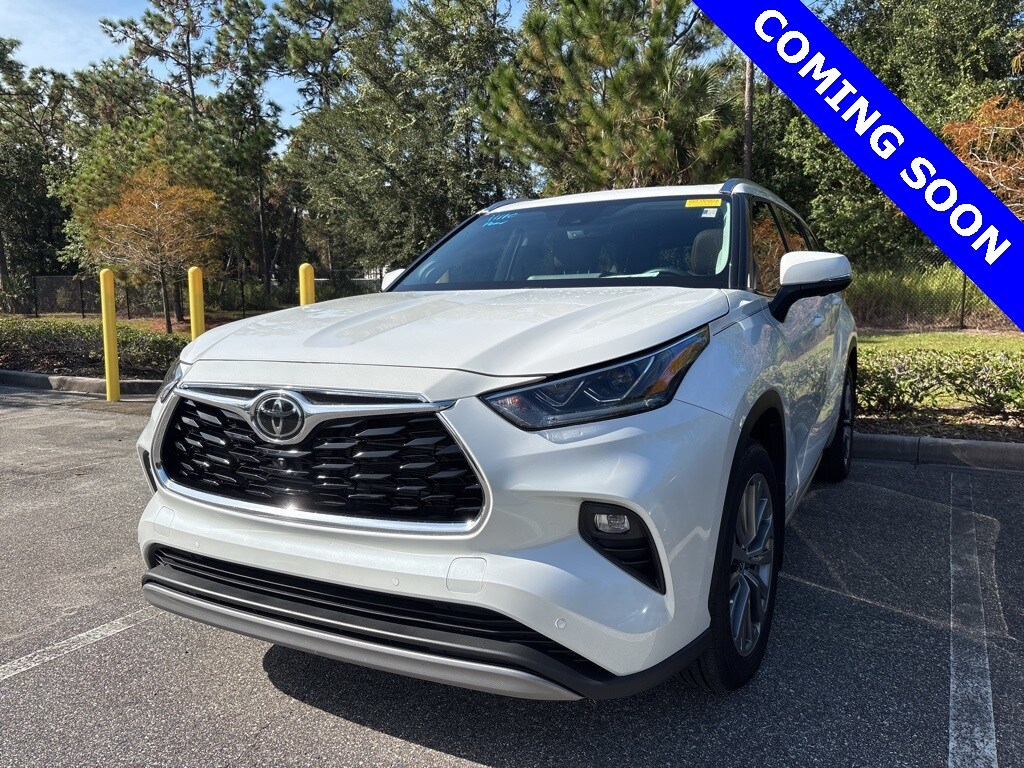 Used 2025 Toyota Highlander Hybrid SUV