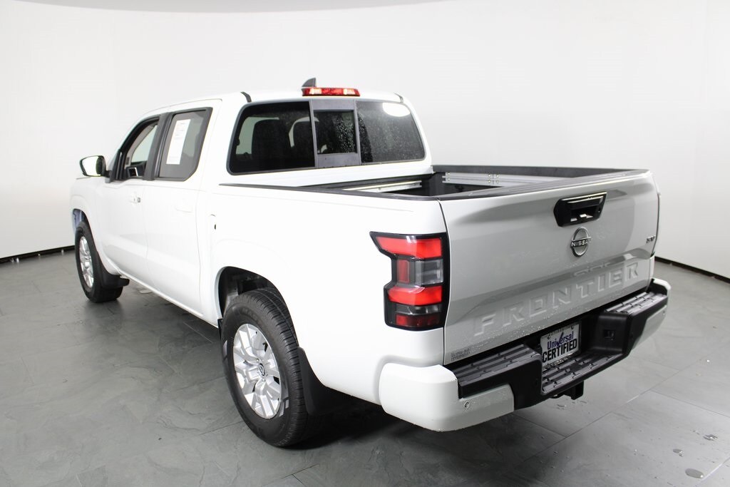 2022 Nissan Frontier SV photo 2
