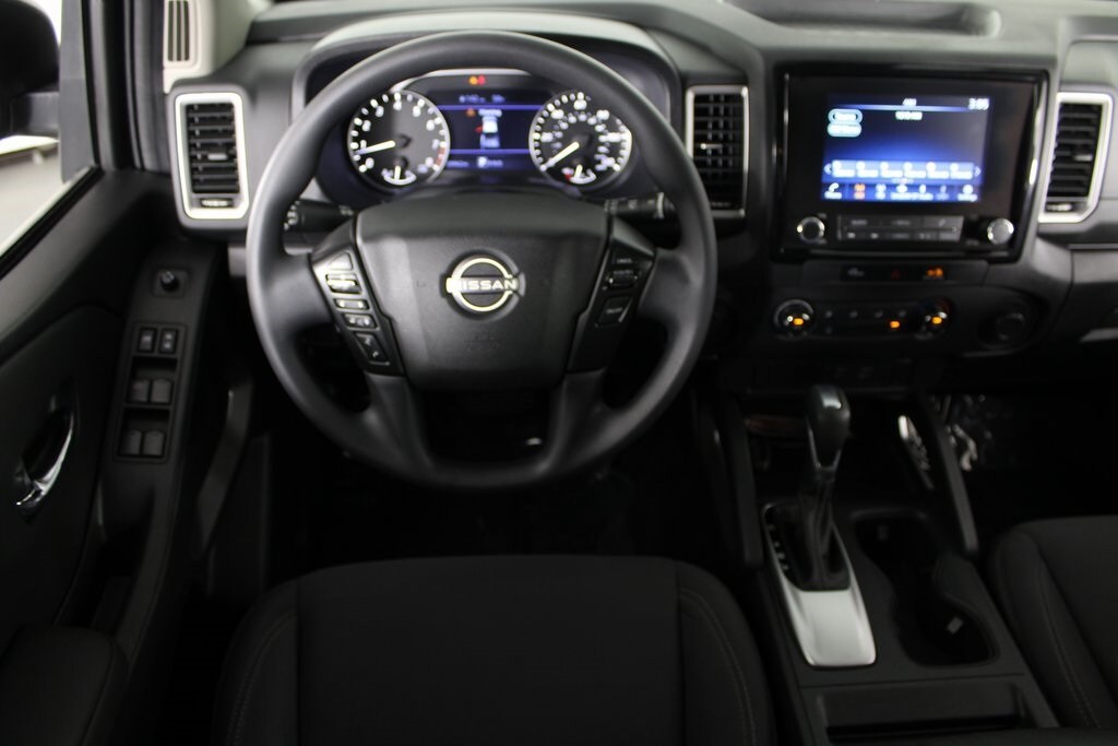 2024 Nissan Frontier SV photo 3