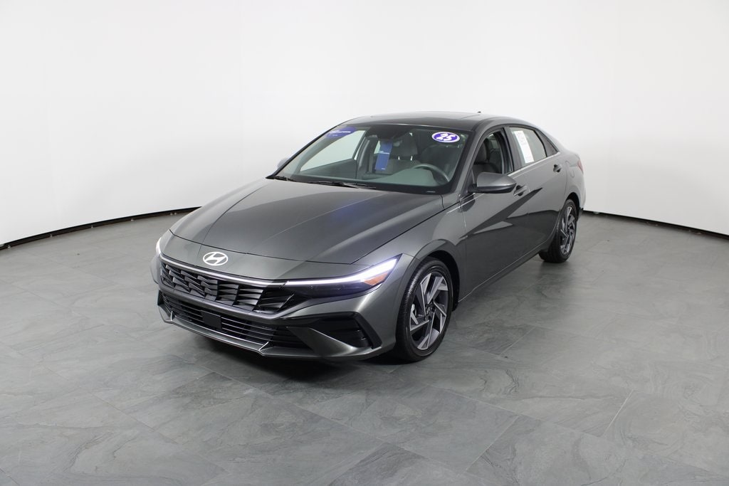 Certified 2025 Hyundai Elantra SEL Convenience Sedan
