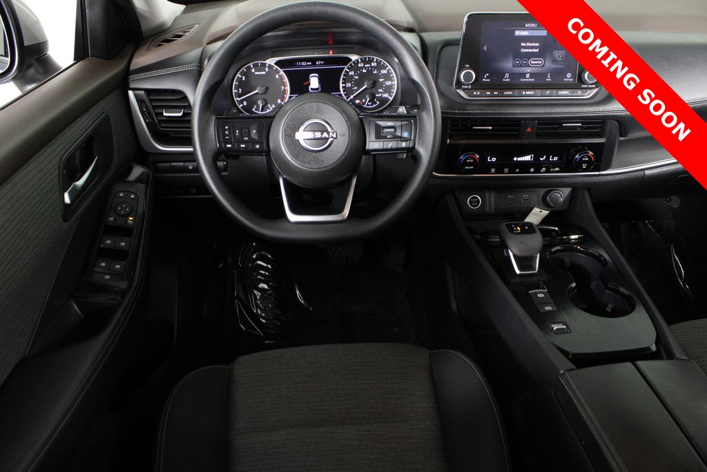 2023 Nissan Rogue SV photo 3