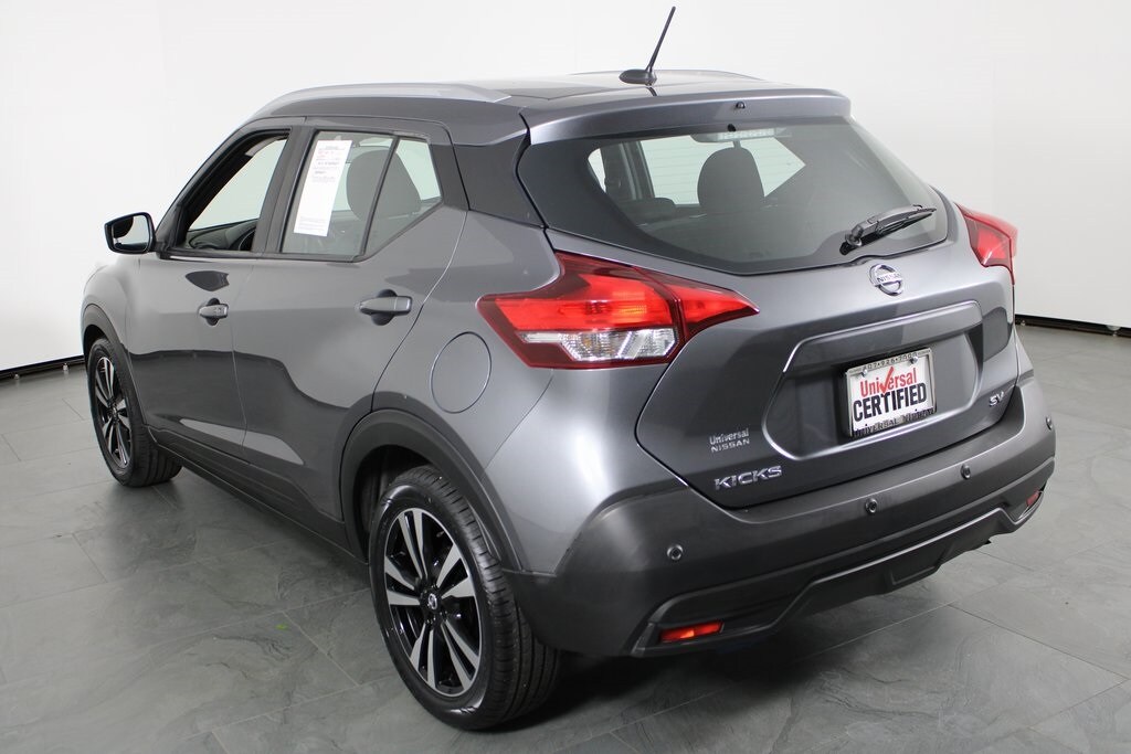 2020 Nissan Kicks SV photo 2