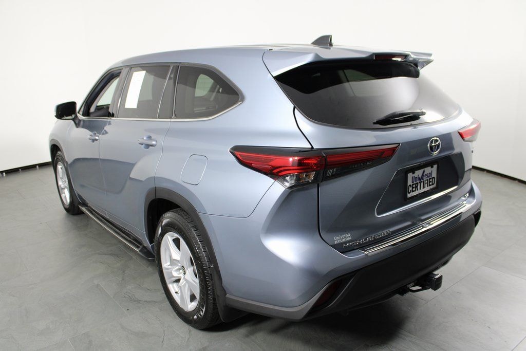 Used 2022 Toyota Highlander Hybrid LE SUV