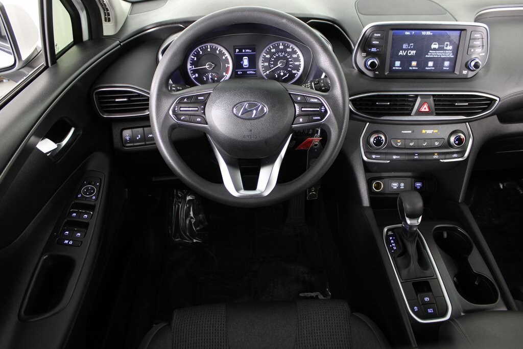 2019 Hyundai Santa Fe SE photo 3