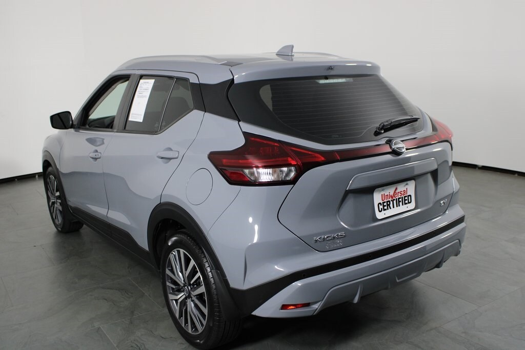 2023 Nissan Kicks SV photo 2