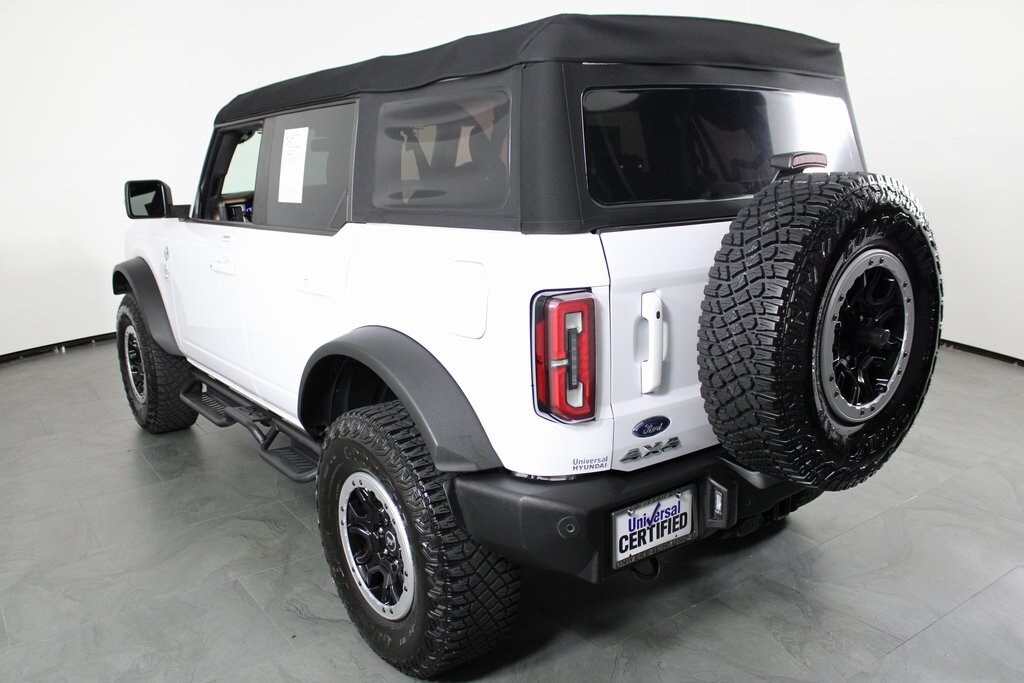 2023 Ford Bronco Outer Banks photo 2