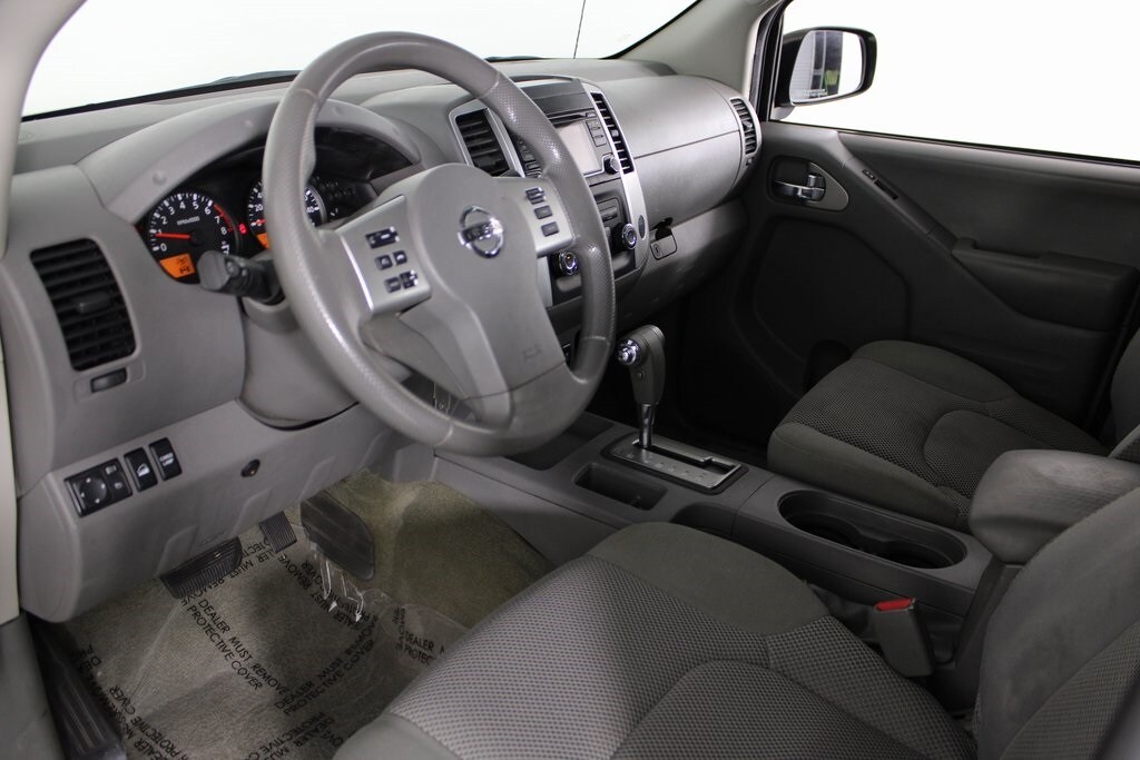 2017 Nissan Frontier SV photo 3